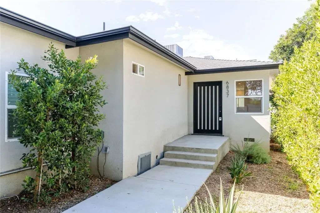 6837 Yolanda Avenue, Reseda