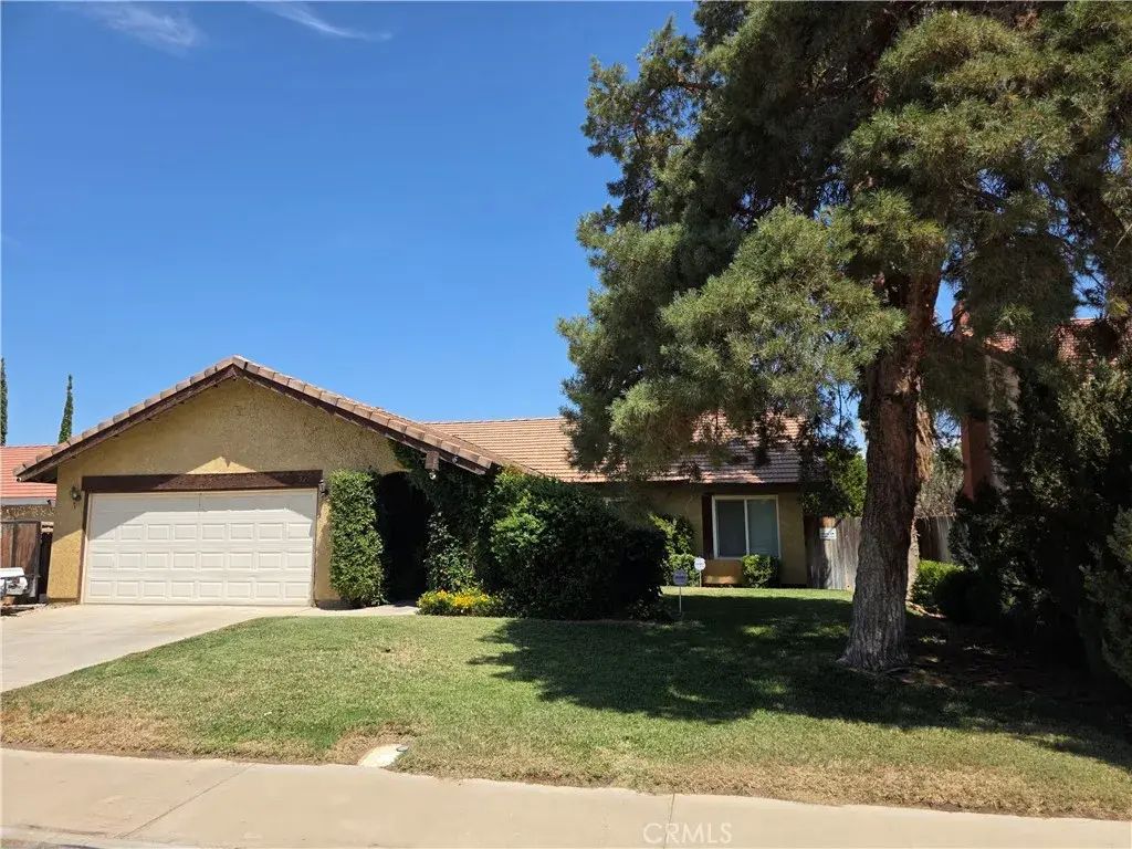 527 Curve, Lancaster