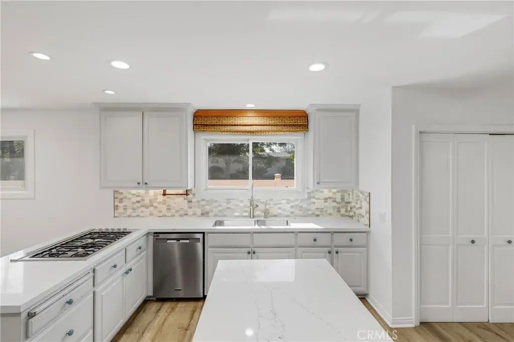 23728 Bessemer Street, Woodland Hills