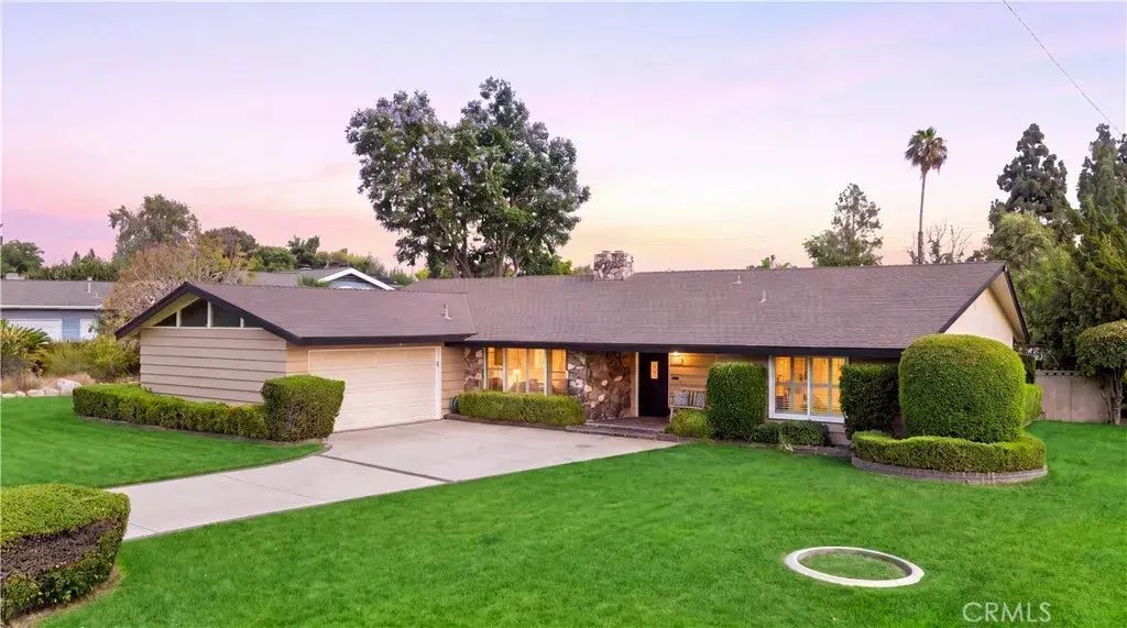 698 Wellesley, Claremont