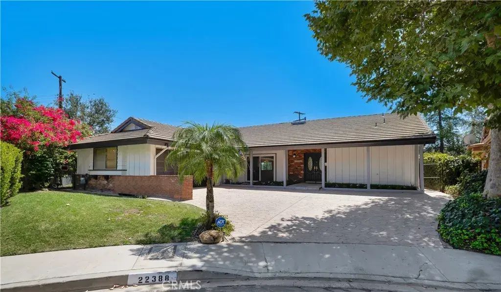 22388 Algunas Road, Woodland Hills