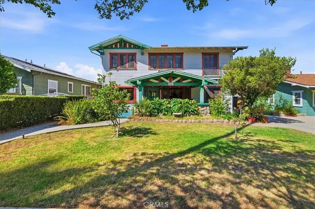 524 University Place, Redlands