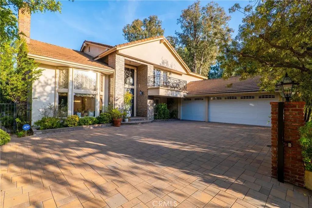 4200 Gayle Drive, Tarzana