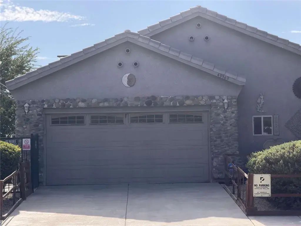 43963 Glenraven Road, Lancaster