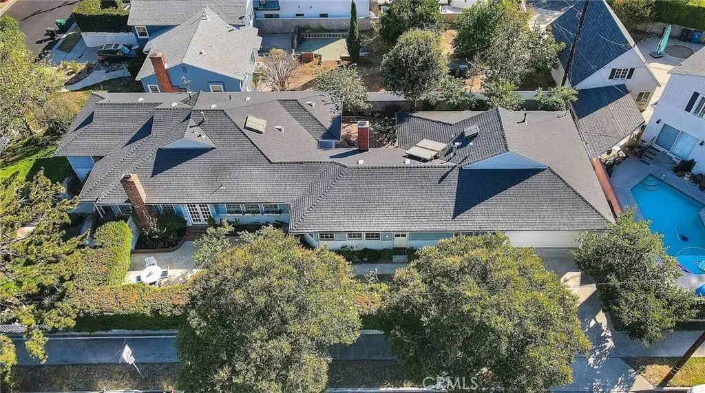 537 Jamestown, Burbank