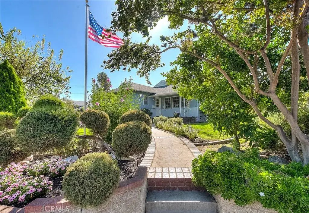 537 Jamestown, Burbank