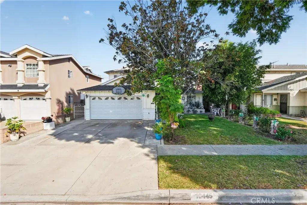 10445 Valley View Avenue, Whittier