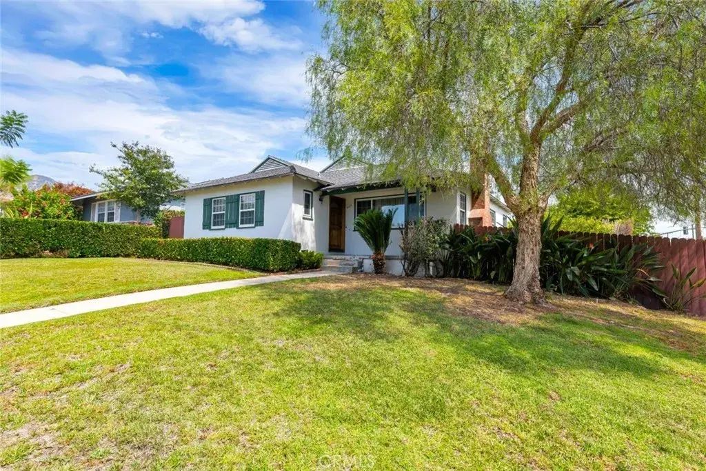 400 University Avenue, Burbank