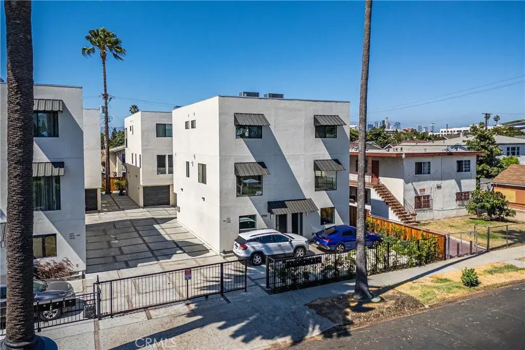 1175 Leighton, Los Angeles