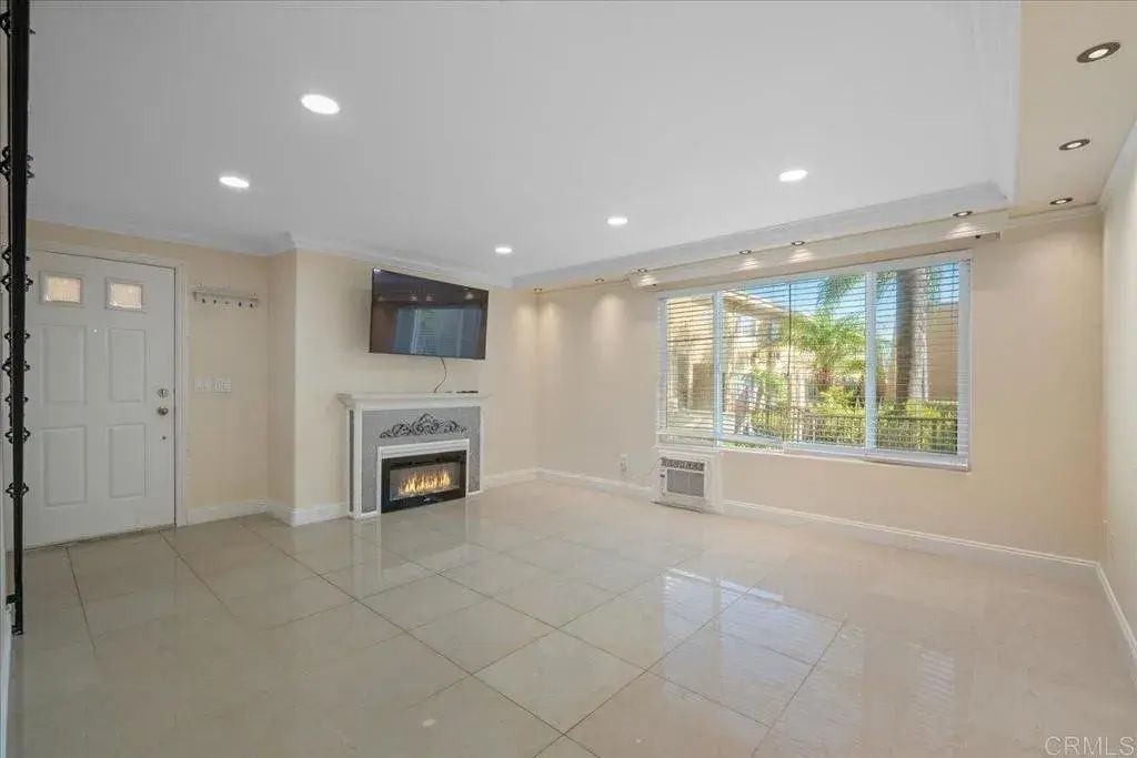 1321 Greenfield Dr 30, El Cajon