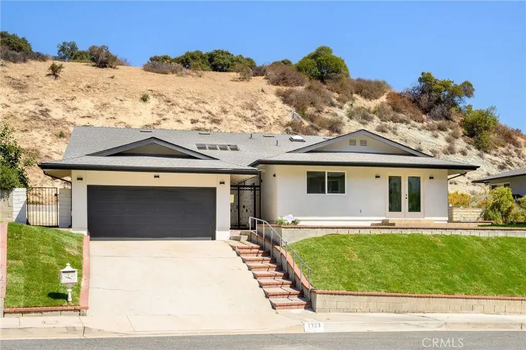 1323 Branta Drive, Glendale