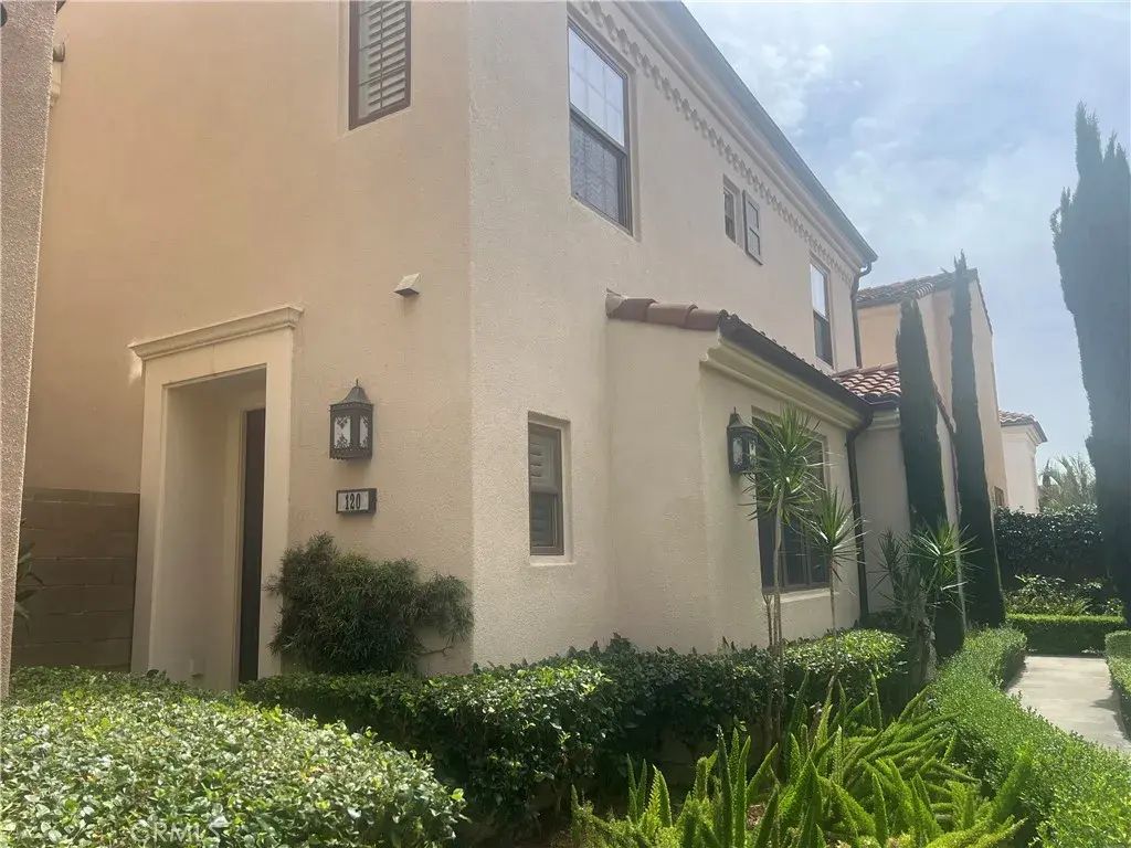 120 Strawberry, Irvine