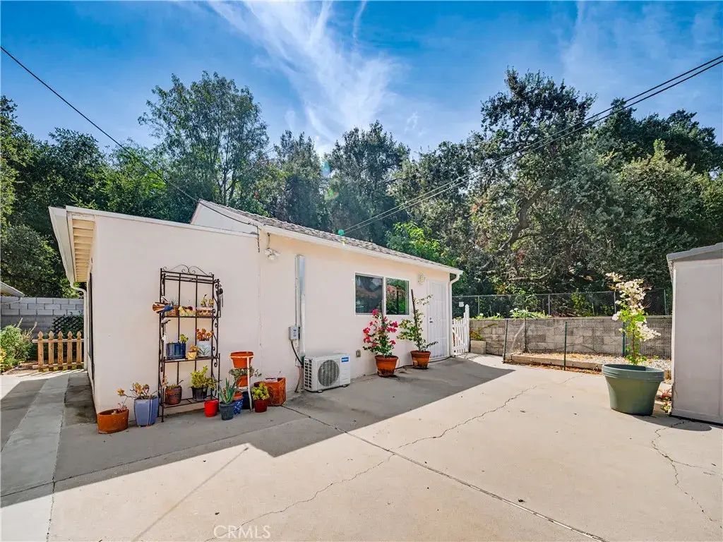 22968 Humming Bird, Calabasas