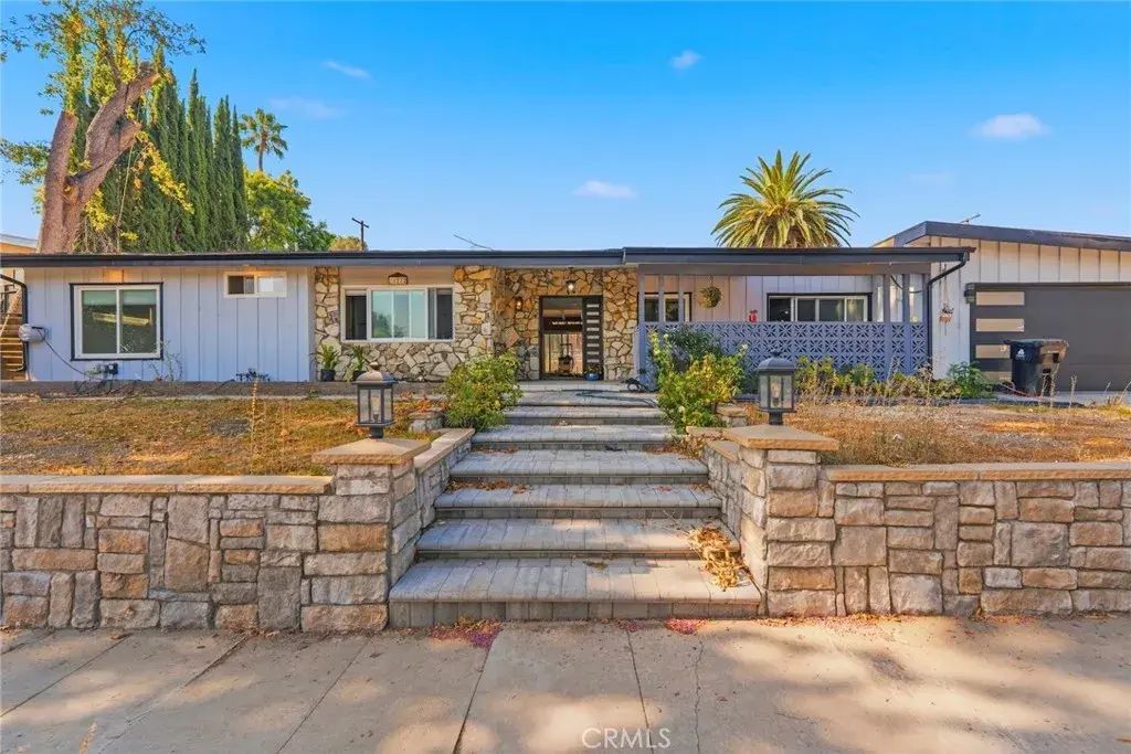 24222 Caris, Woodland Hills