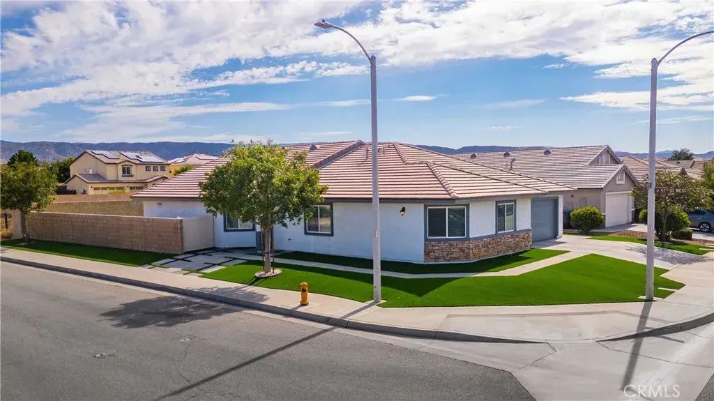 5704 W Forry Court, Lancaster