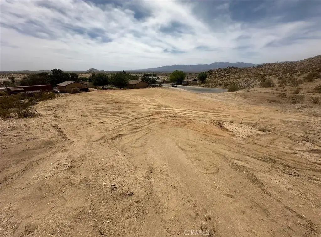 17707 Queensglen, Lake Los Angeles