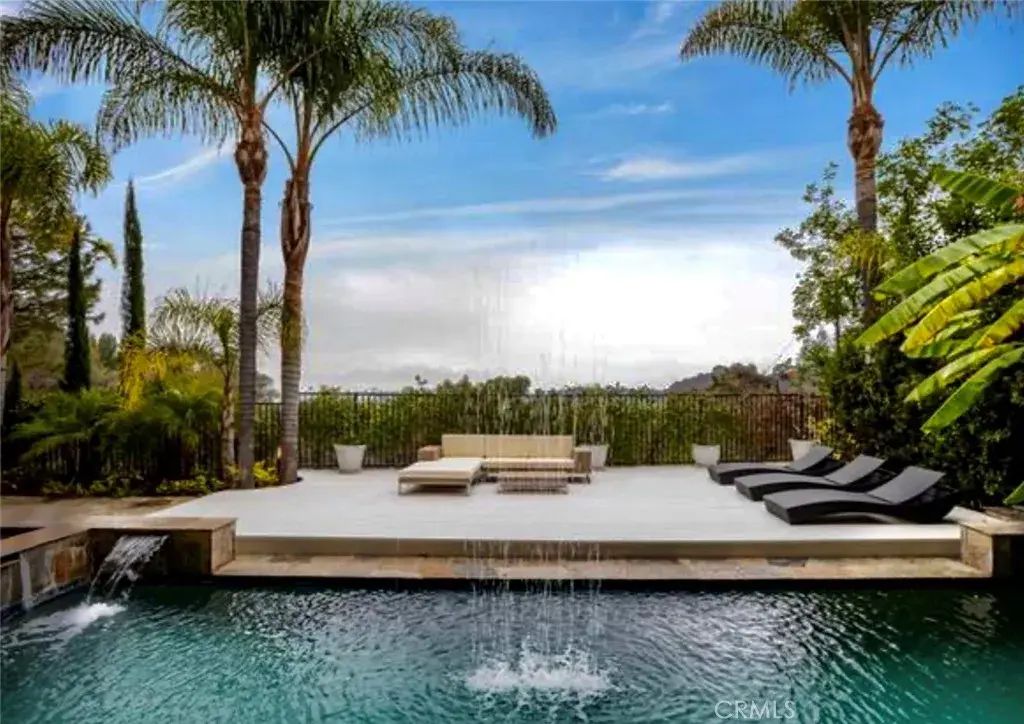 7218 Mulholland, Los Angeles