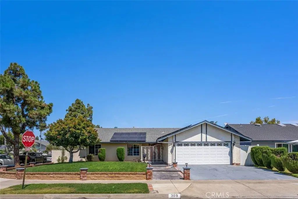 309 W Columbine, Santa Ana