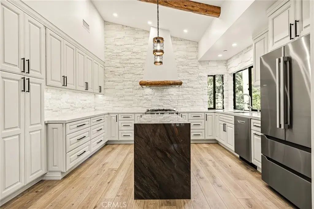 26325 Jacqueline Rd, Twin Peaks