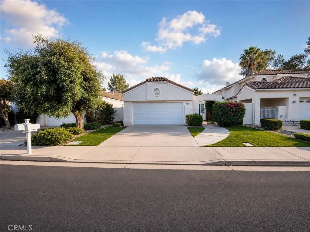28446 Champions, Menifee