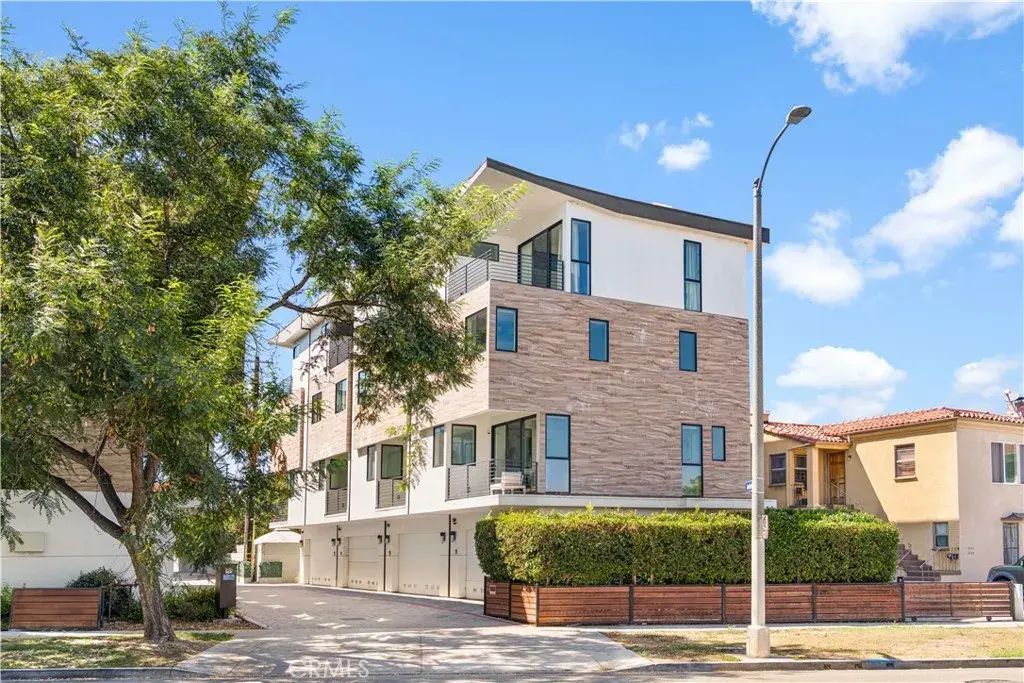 5151 W Redondo Court, Los Angeles