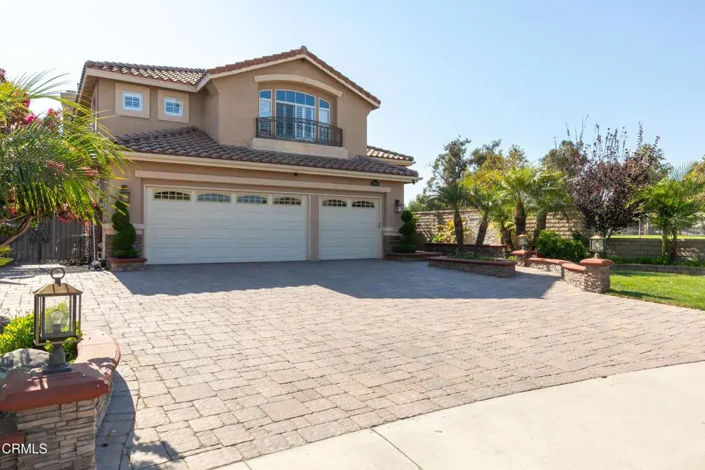 493 Avenida Valencia, Camarillo