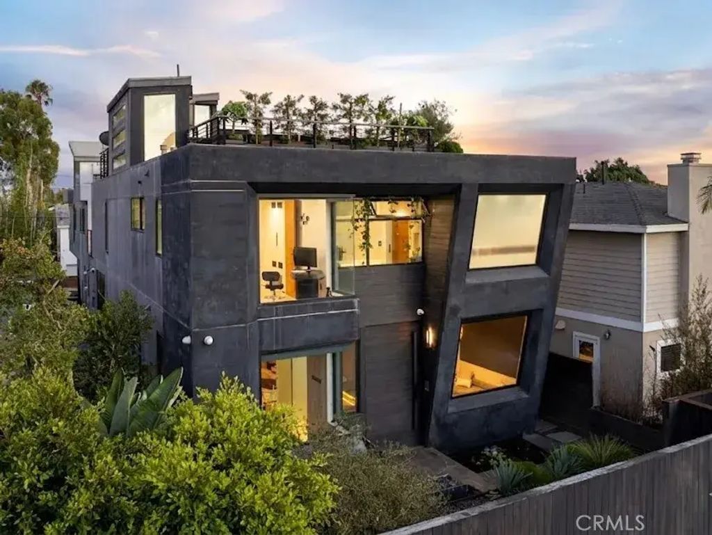 750 California Avenue, Venice