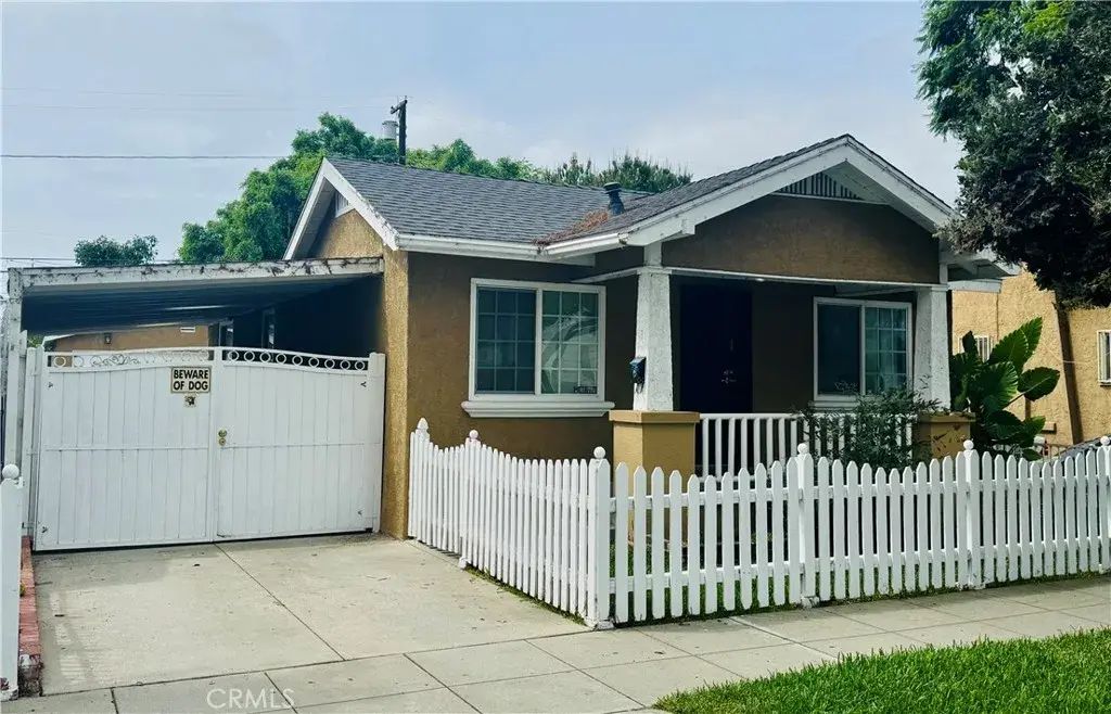 24 W 52nd, Long Beach