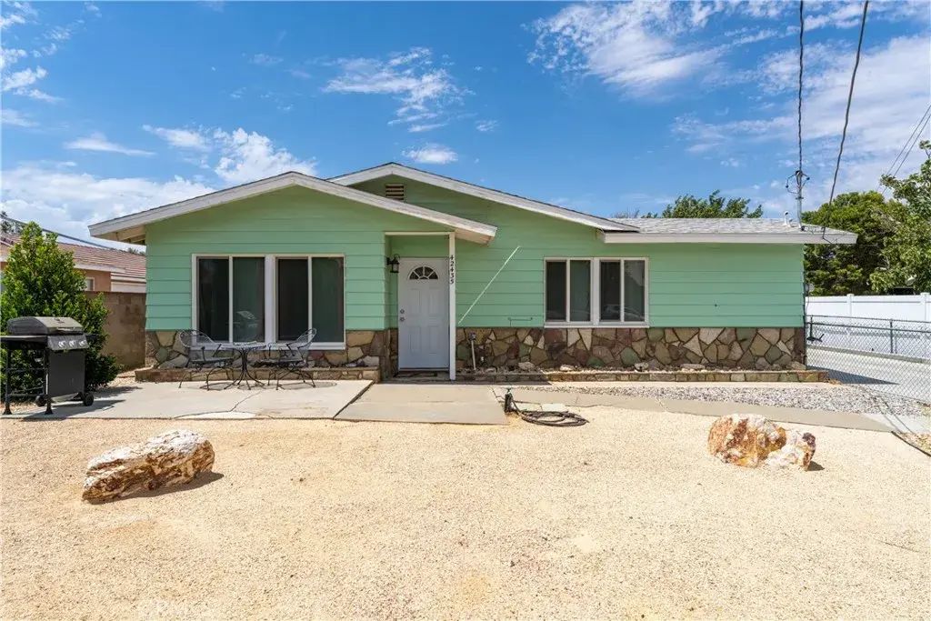 42435 52nd Street West, Lancaster