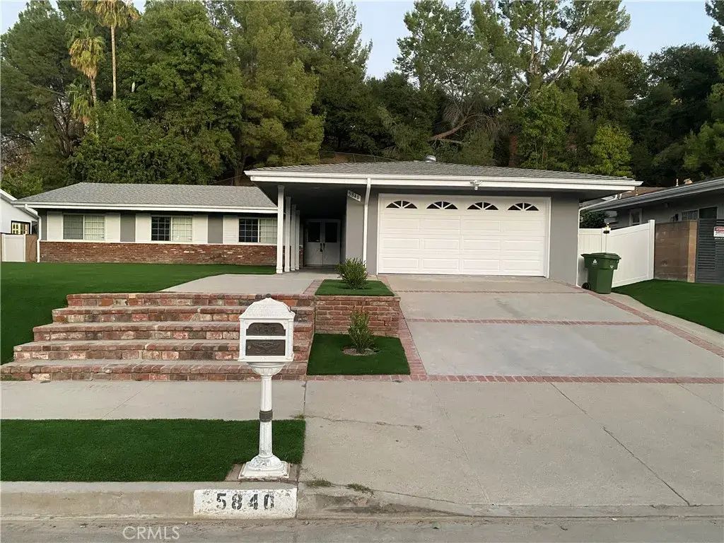 5840 Valerie, Woodland Hills