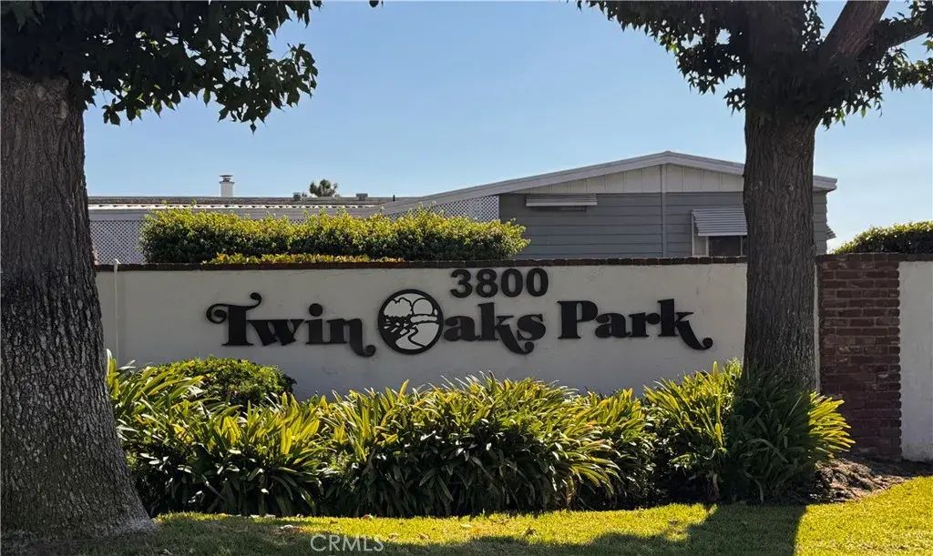 3800 Bradford 293, La Verne