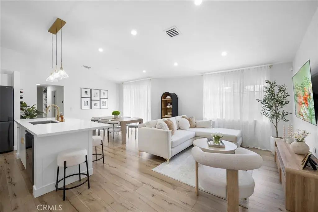11300 Foothill Boulevard 63, Lakeview Terrace