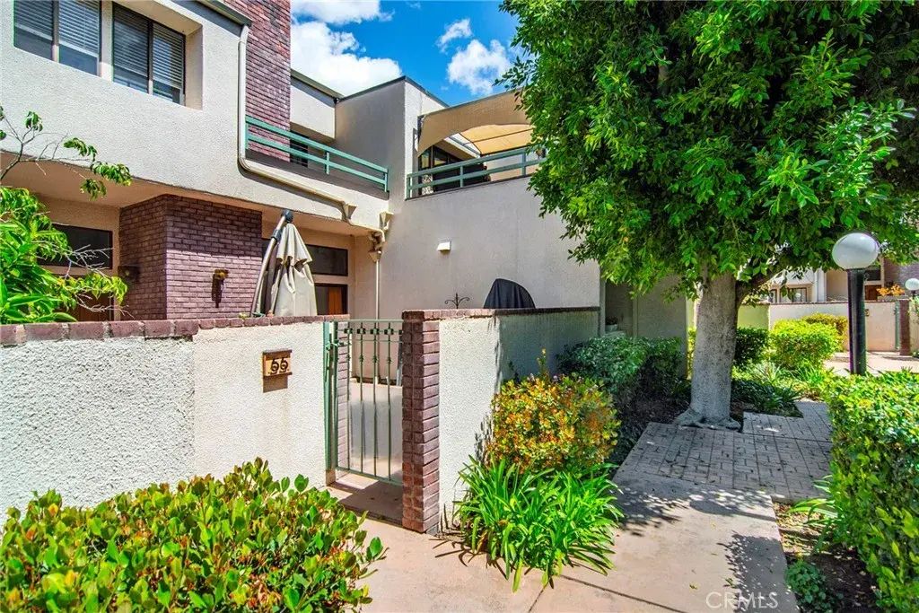 18739 Hatteras Street 55, Tarzana