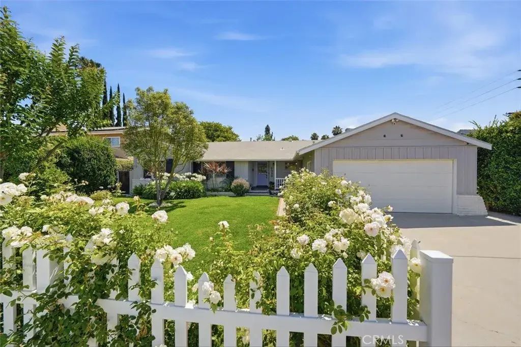 6530 Gaviota Avenue, Lake Balboa
