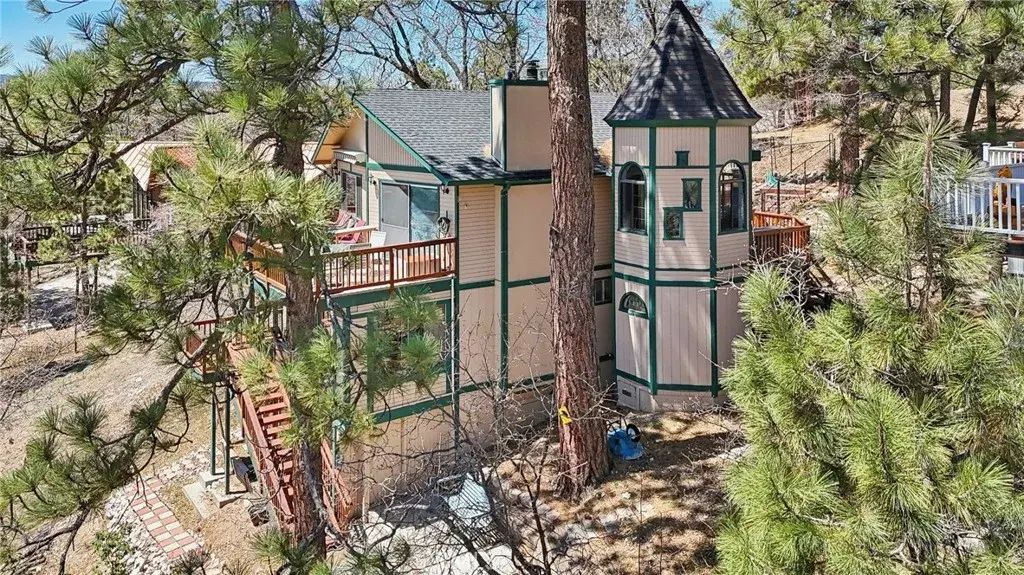 1179 Ridge Road, Fawnskin