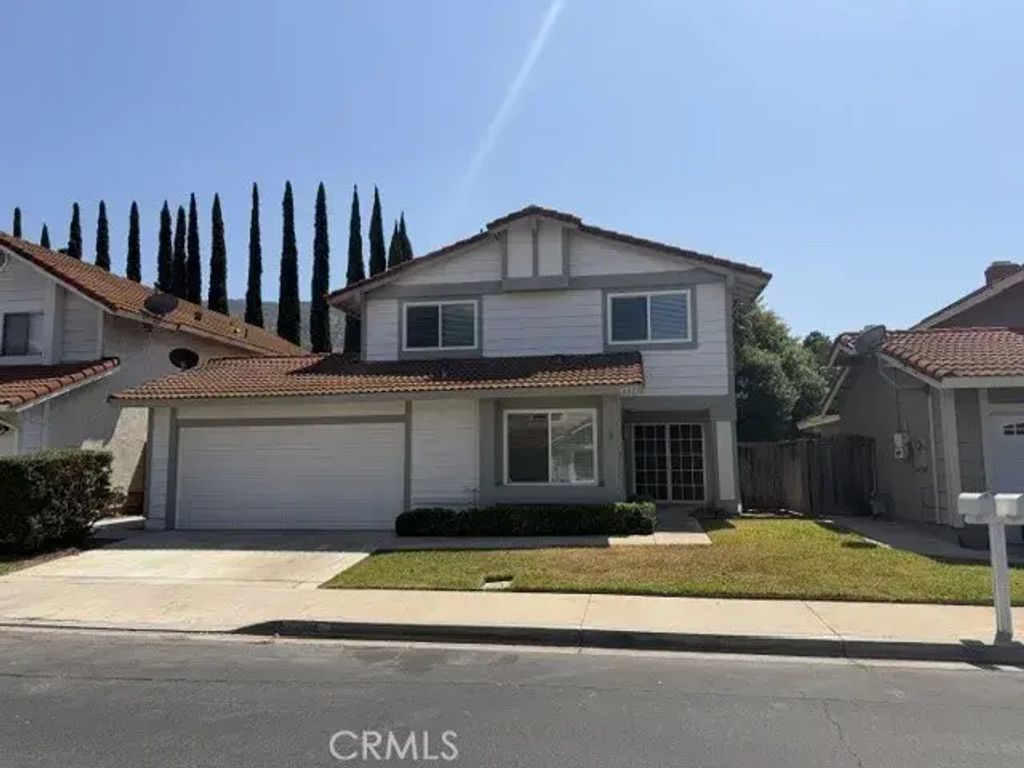 4581 Feather River, Corona
