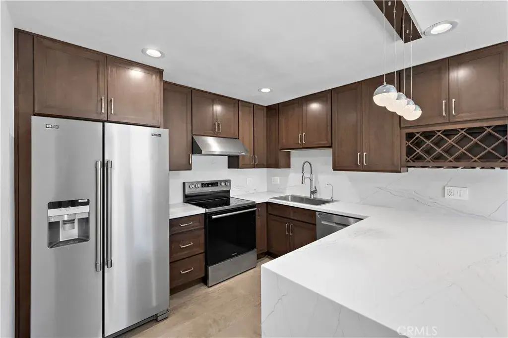 822 E Borchard Avenue, Santa Ana