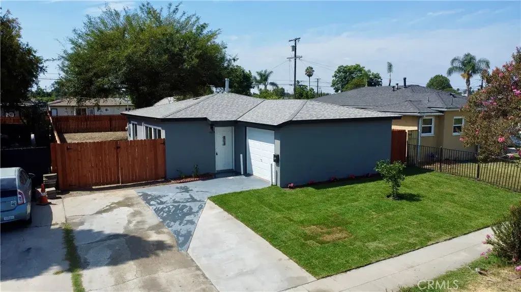 4950 E San Rafael, Compton