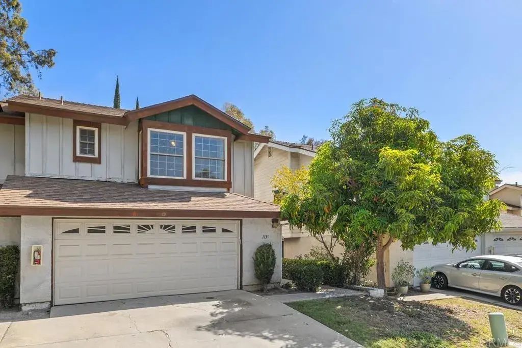 1135 Manzana Way, 