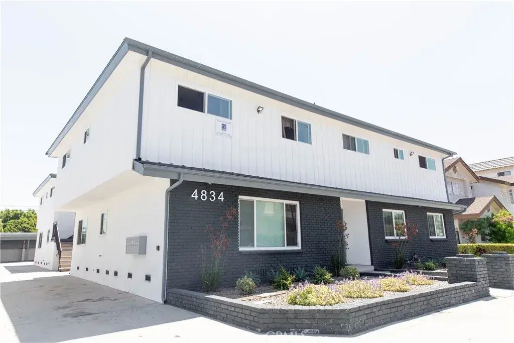 4834 W 118th Place, Hawthorne
