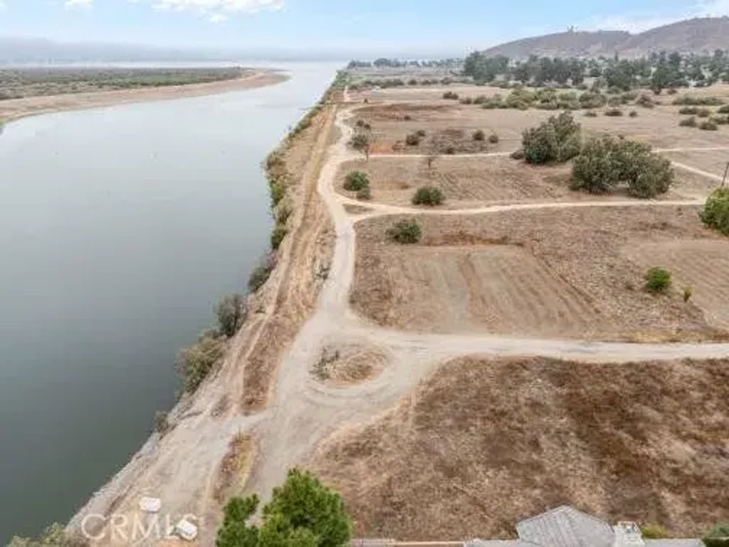 1 Lake Park, Lake Elsinore