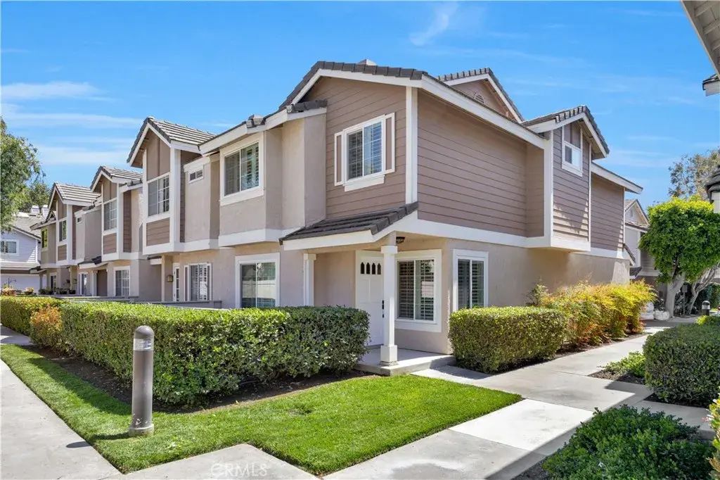 60 Christamon South 43, Irvine