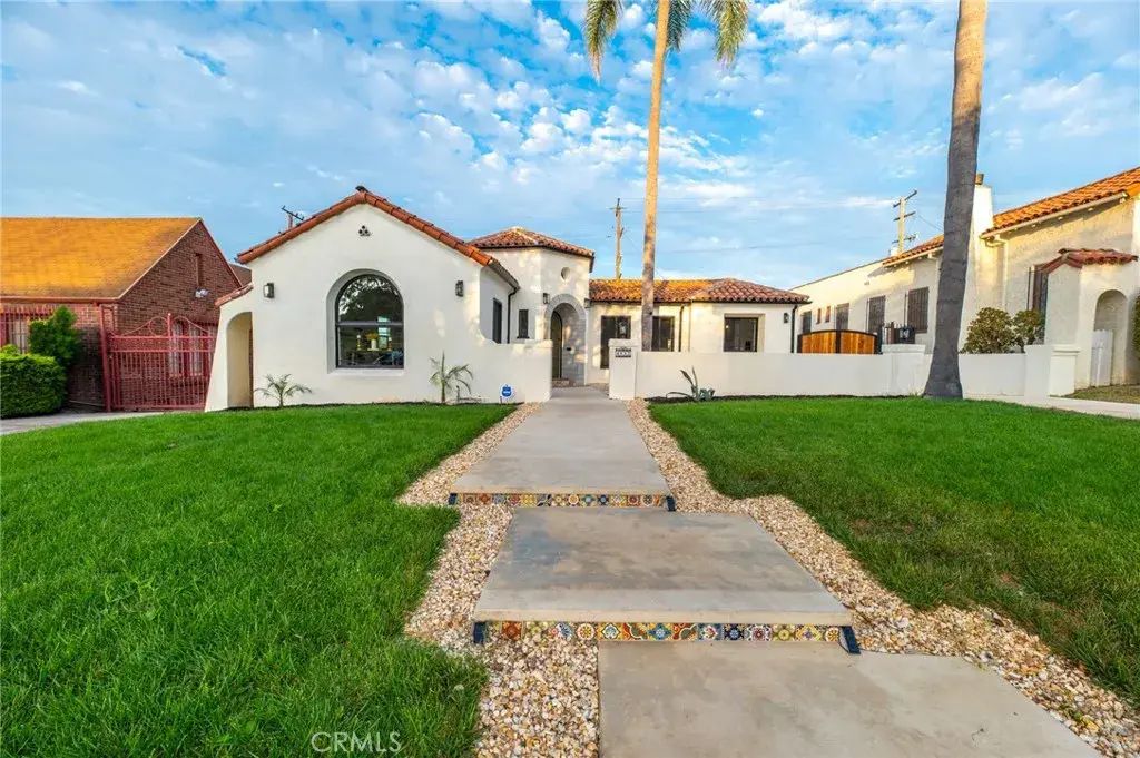 4832 S Victoria, View Park
