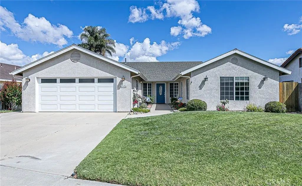 935 Rainbow, Santa Maria