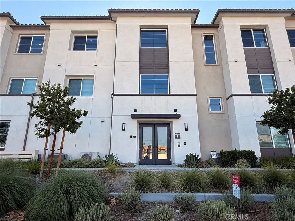 6123 Valentina Way 204, Eastvale
