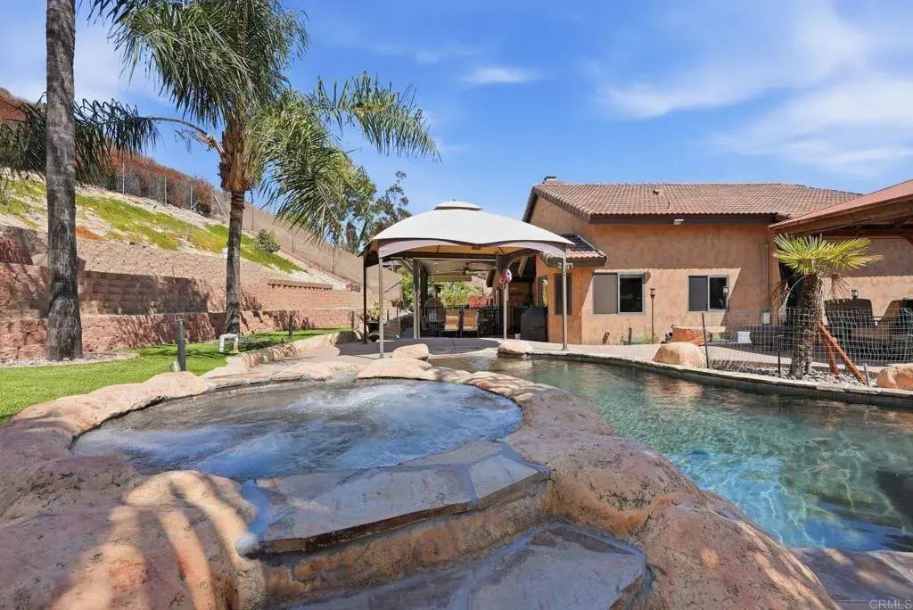 9185 Canyon Park, Santee