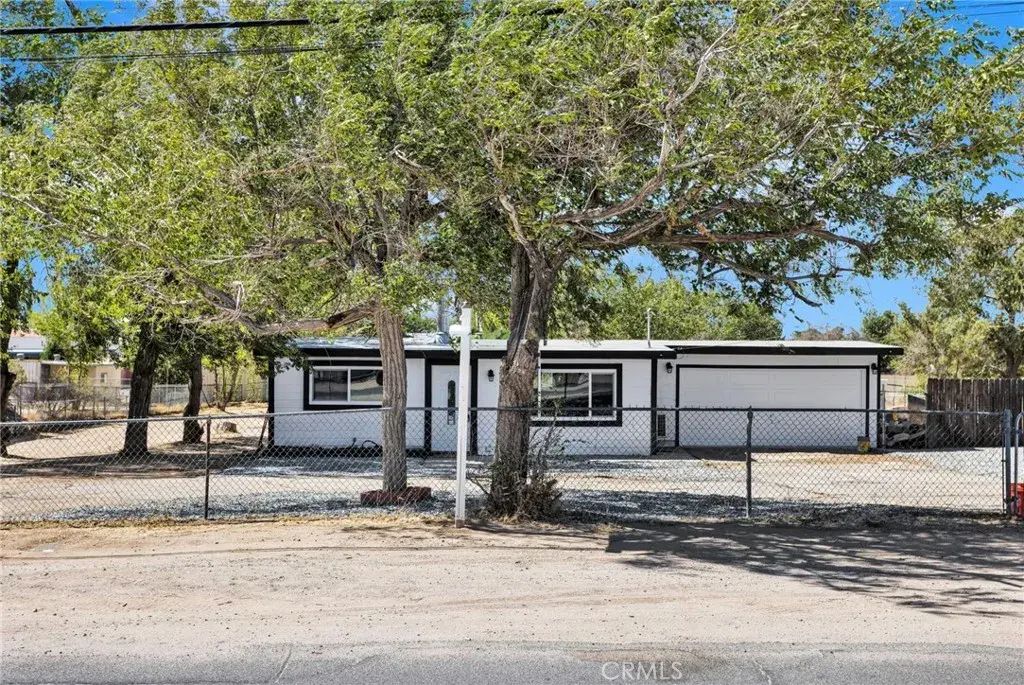 12556 Hickory, Victorville
