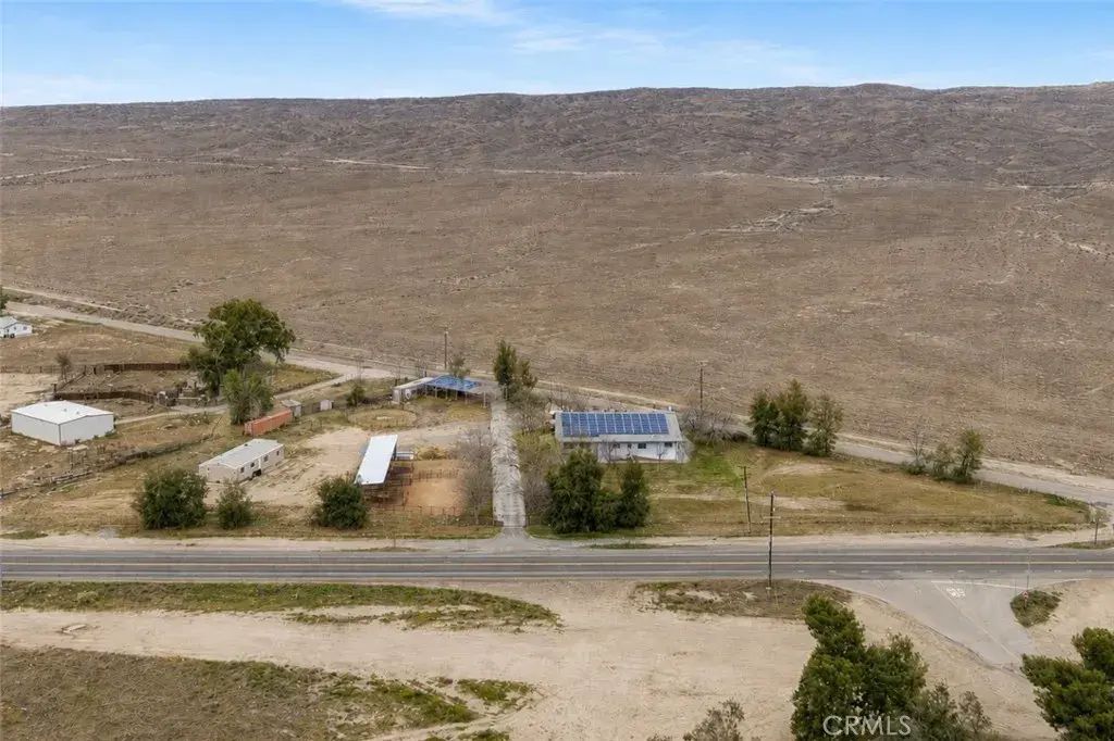 28106 Highway 119, Taft