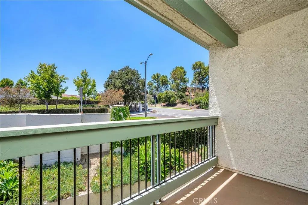 4610 Park Granada #4, Calabasas