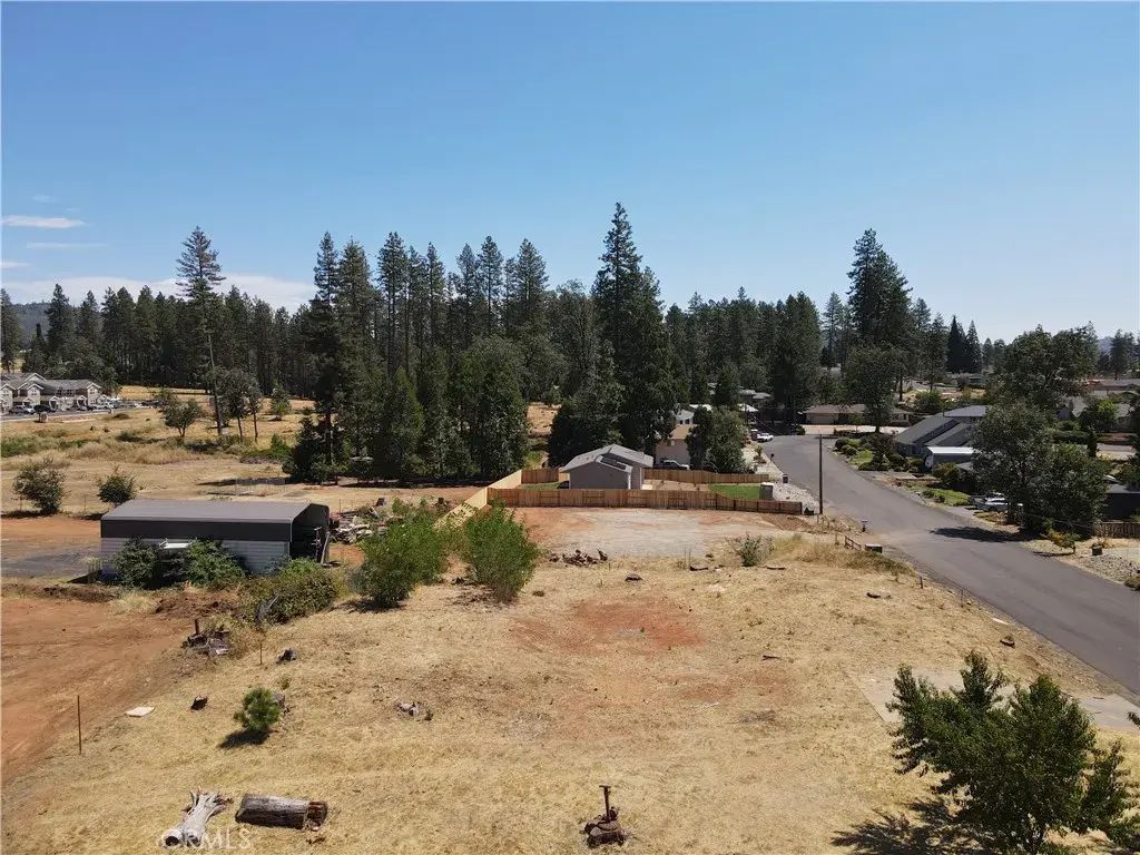 6696 Brook, Paradise